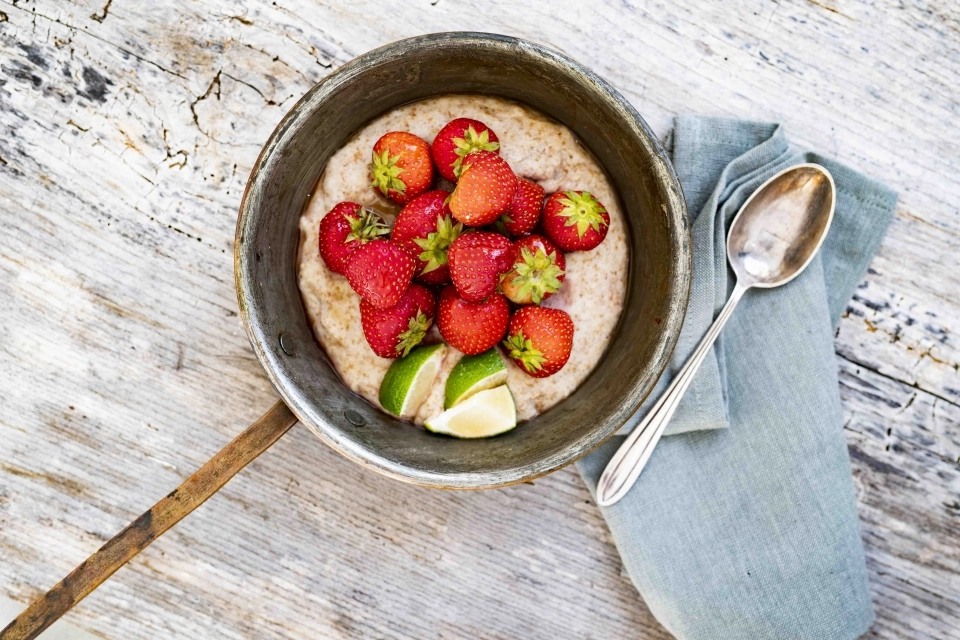 Brinta bowl met aardbeien