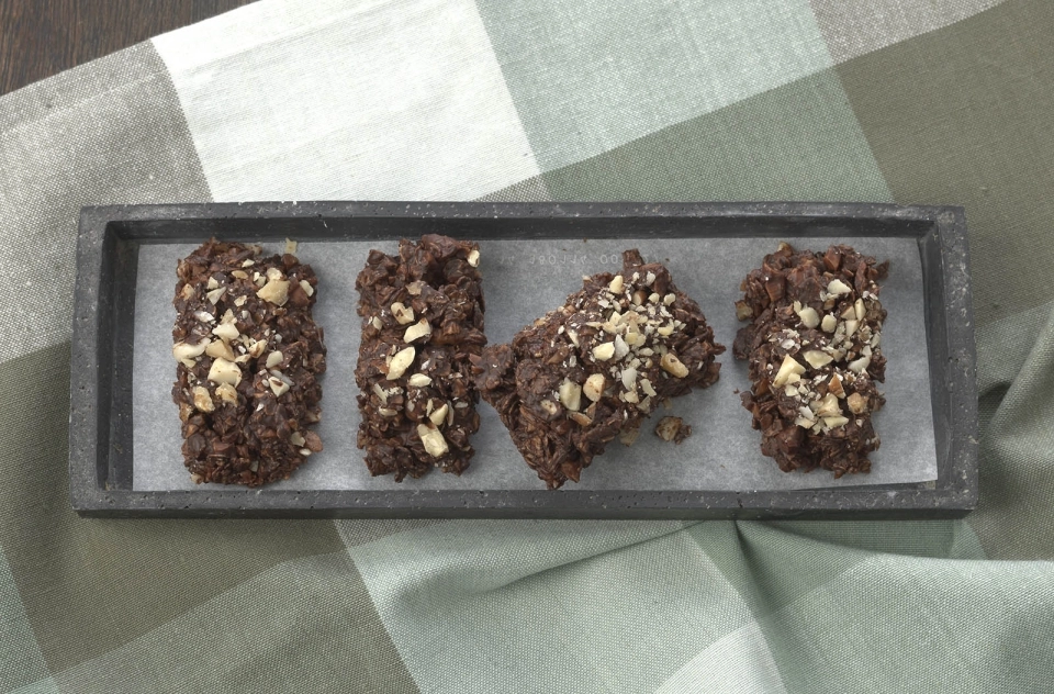 Chocolade brokken met noten & havermout