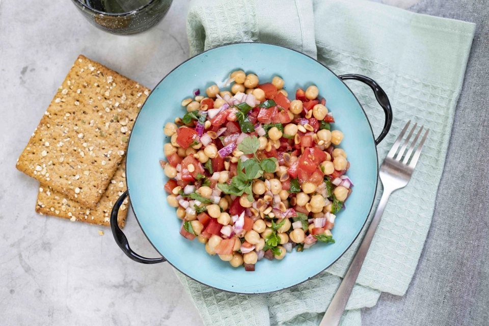Crackers met kikkererwtensalade