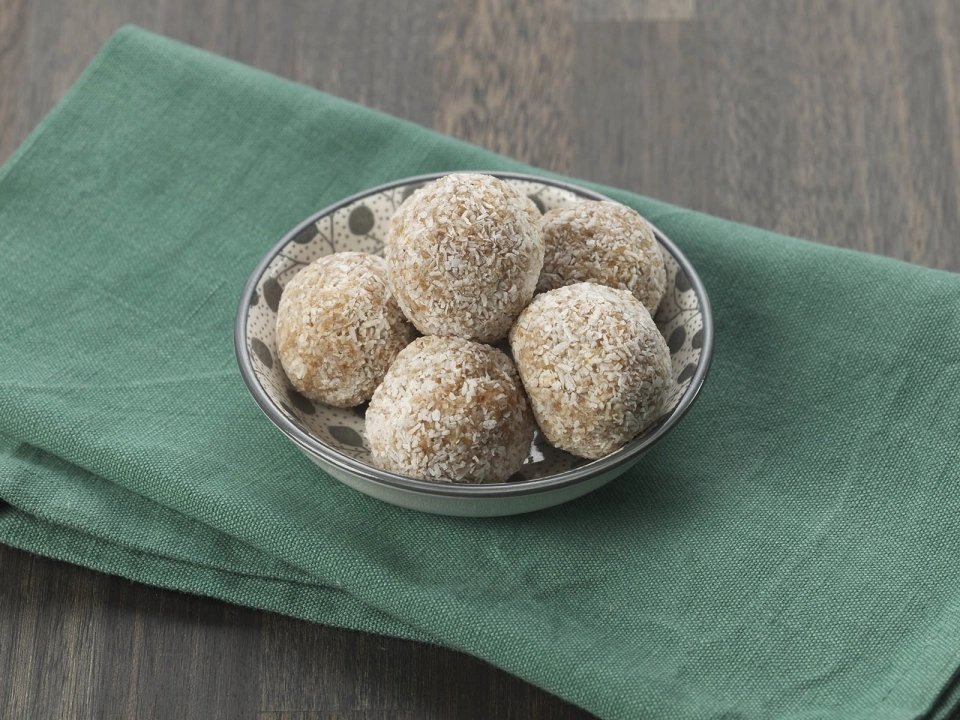 Dadelballetjes met kokos