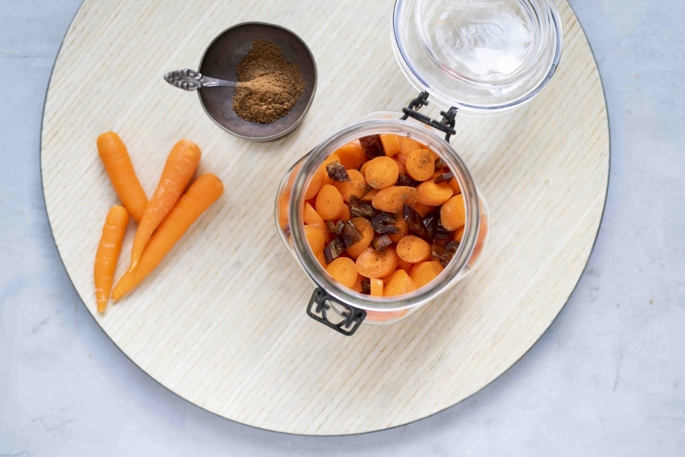 Dadels met worteltjes