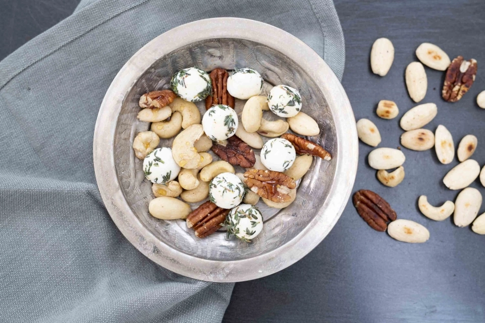 Geitenkaas bolletjes met honing & noten