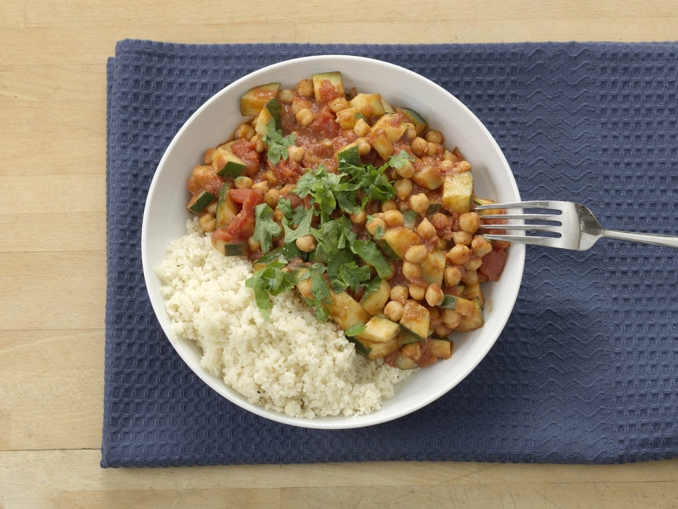 Snelle kikkererwten stoof met couscous