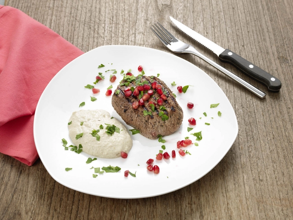 Kogelbiefstuk met cannellini hummus