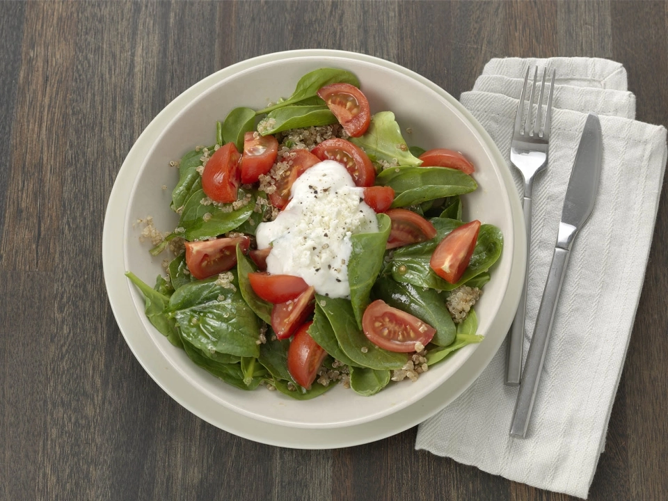 Quinoa met spinazie & tomaten
