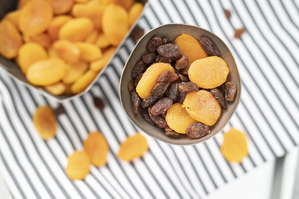 Handje rozijnen met abrikozen