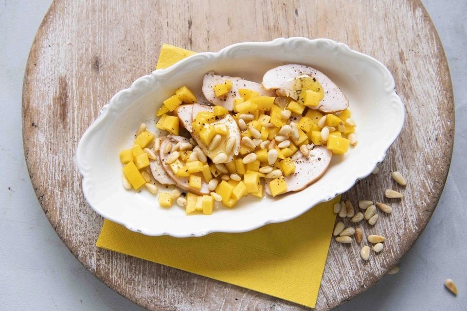 ‘Salade’ van gerookte kipfilet & mango