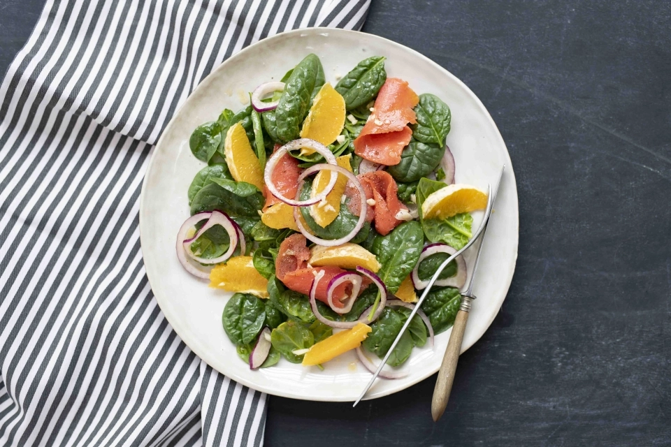Salade met gerookte zalm & sinaasappel