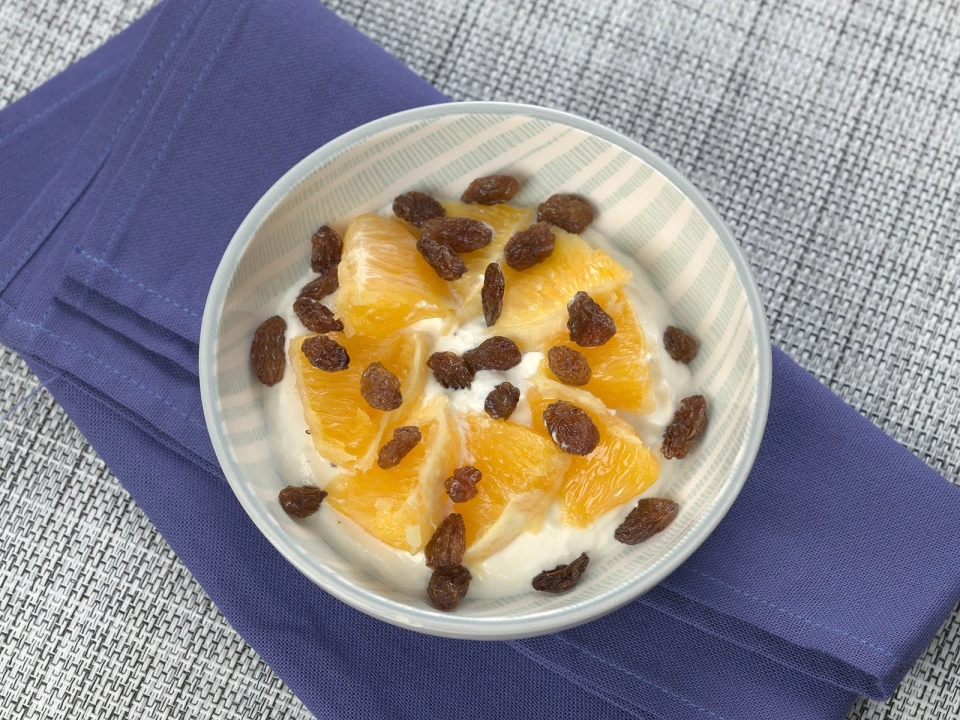 Sinaasappel & ricotta crème met rozijnen