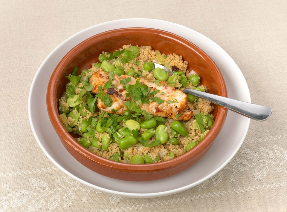 Tuinbonen couscous met pittige kabeljauw