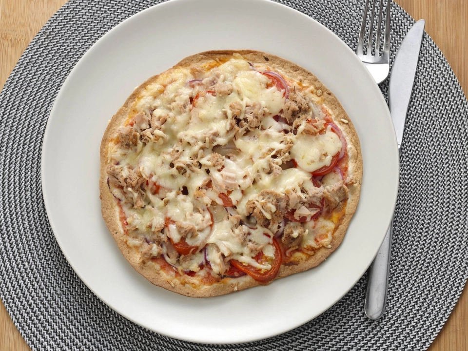 Wrap pizza met tonijn