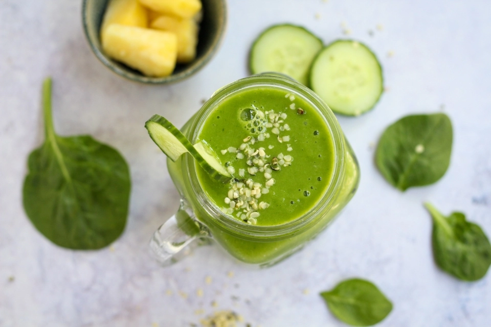 Smoothie met mango & komkommer