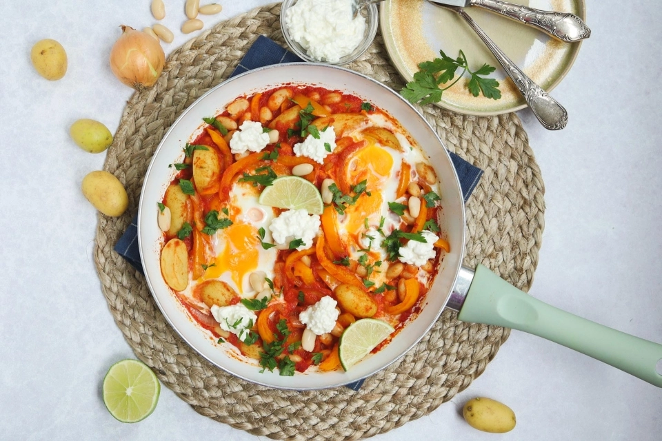 Shakshuka met krieltjes & cannellini bonen