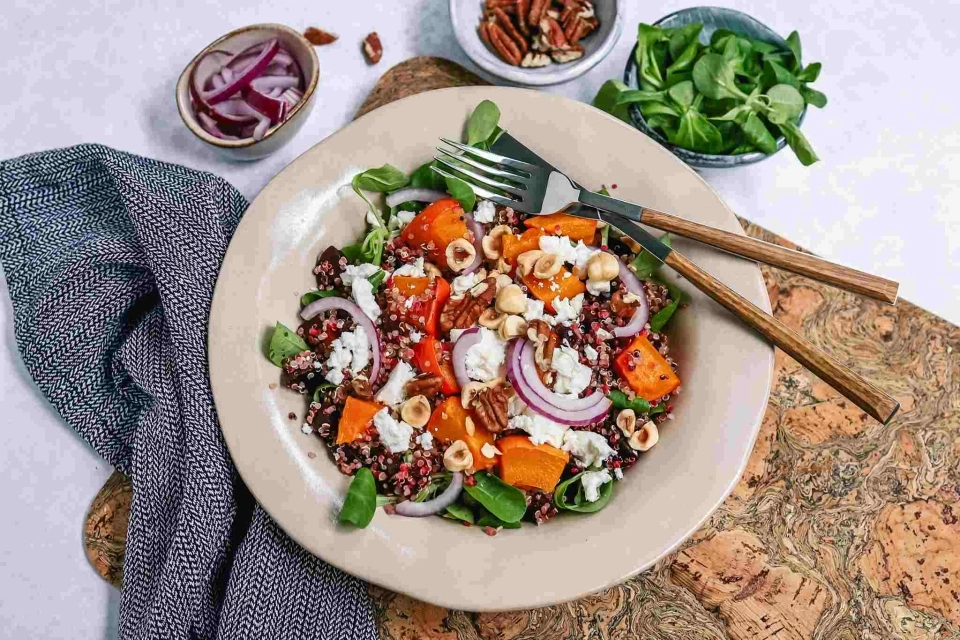 Quinoasalade met pompoen, rode biet & feta