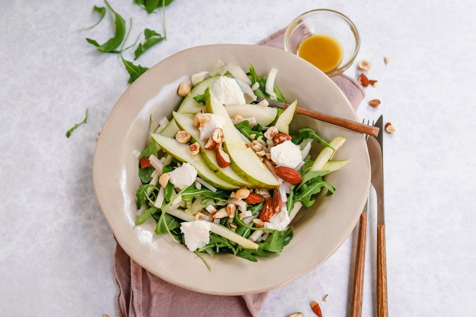 Witlof salade met kipreepjes, peer & ricotta