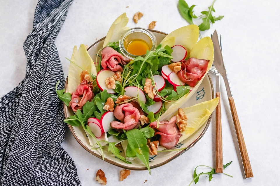 Witlofsalade met rosbief