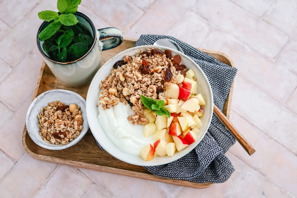 Yoghurt met appel & pan-granola