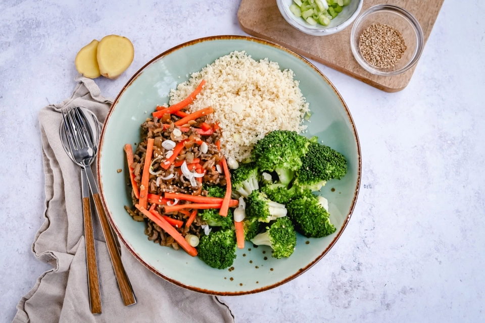 Couscous met broccoli & Aziatisch gehakt