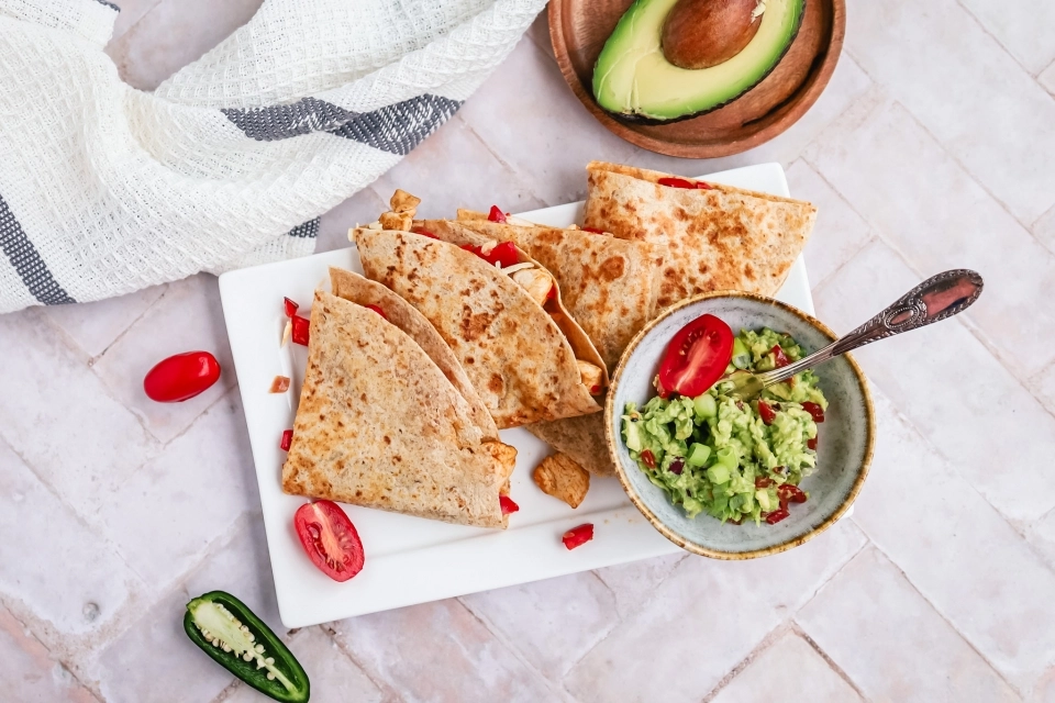 Kip quesadilla's