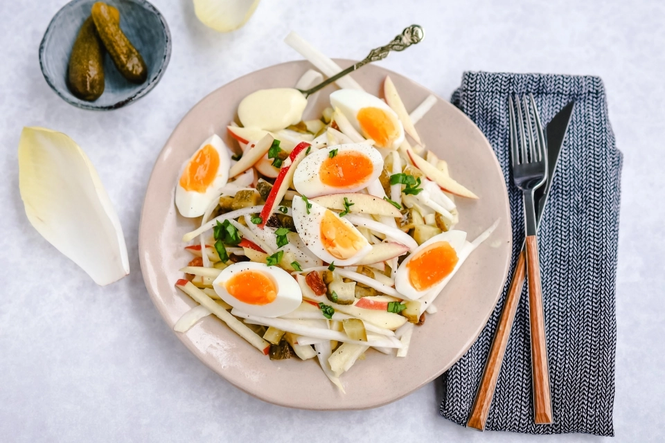 Witlof salade met appel & ei