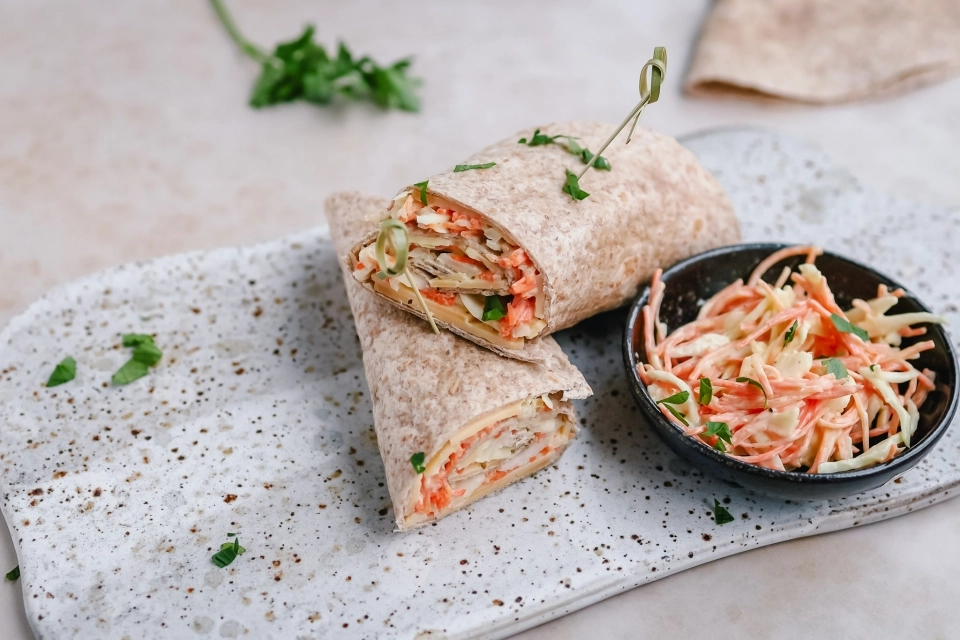 Wrap met kaas & wortel-koolsalade
