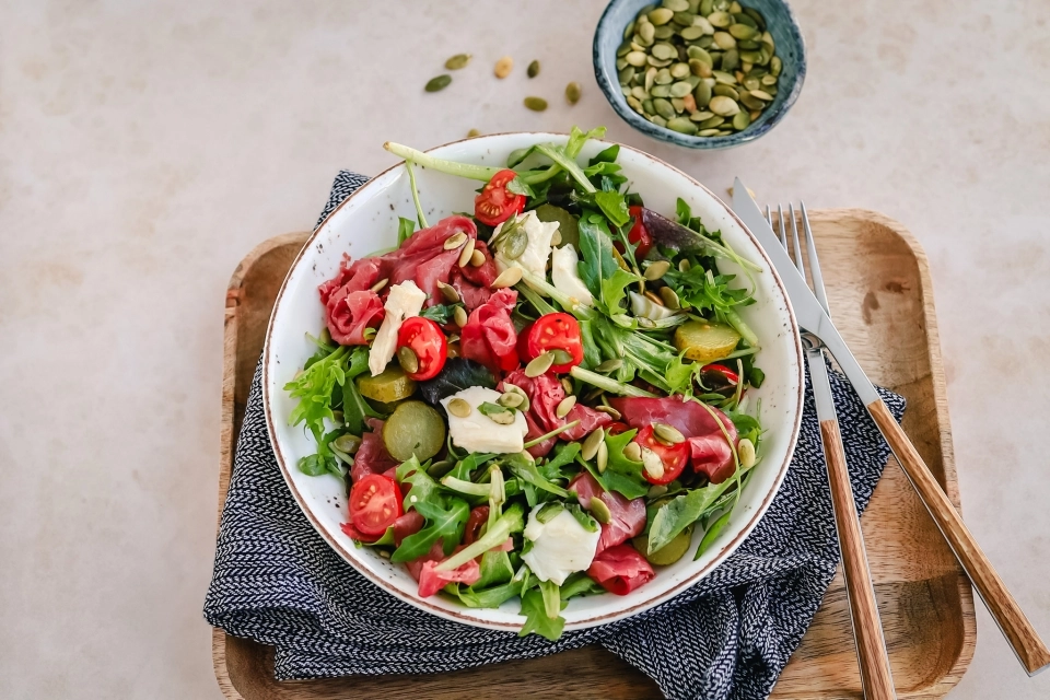 Salade met rookvlees & mozzarella