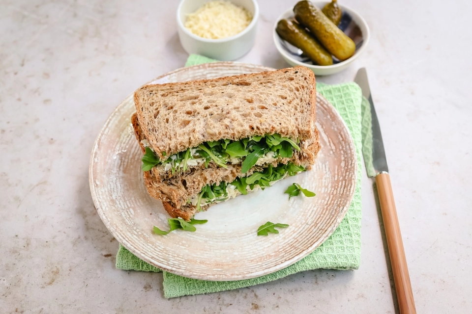 Brood met kaassalade