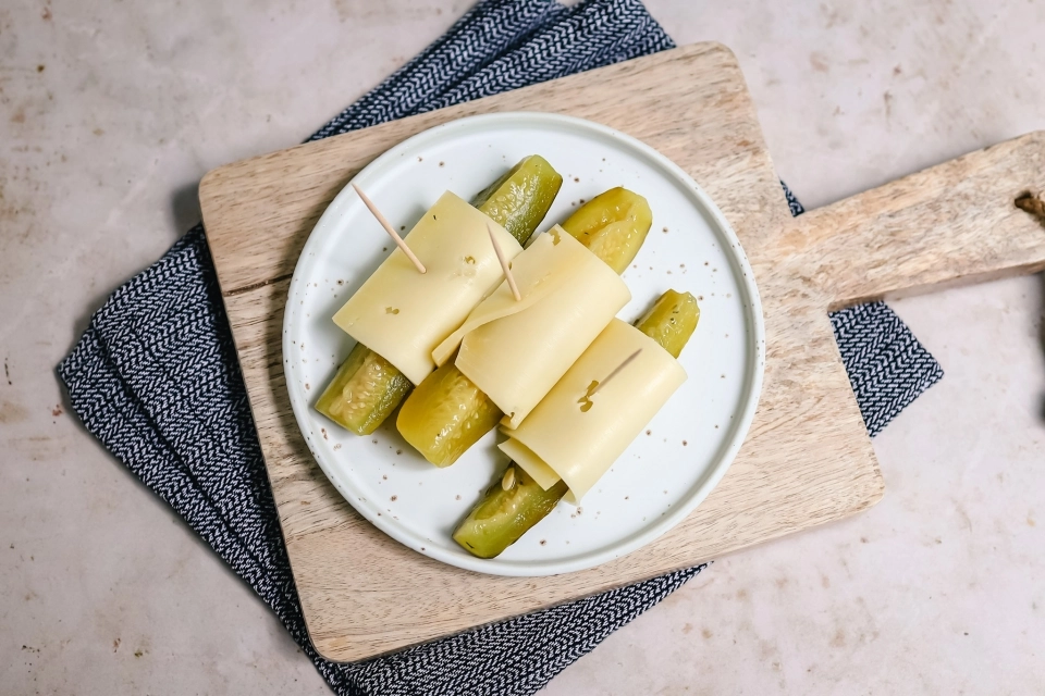 Kaasrolletjes met augurk