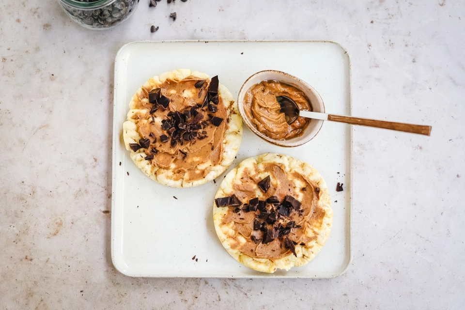 Maïswafels met pindakaas & pure chocolade