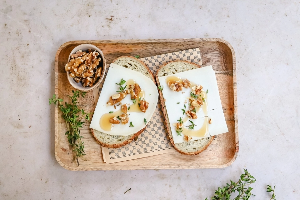 Brood met geitenkaas & honing