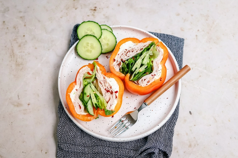 Paprika sandwich met kalkoenfilet