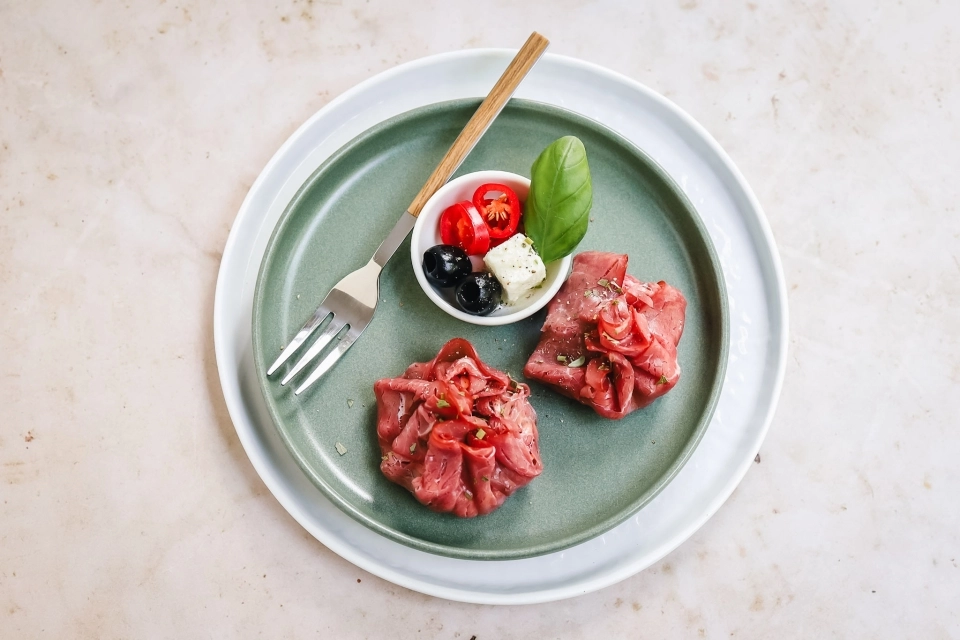 Pittige rookvlees pakketjes met feta