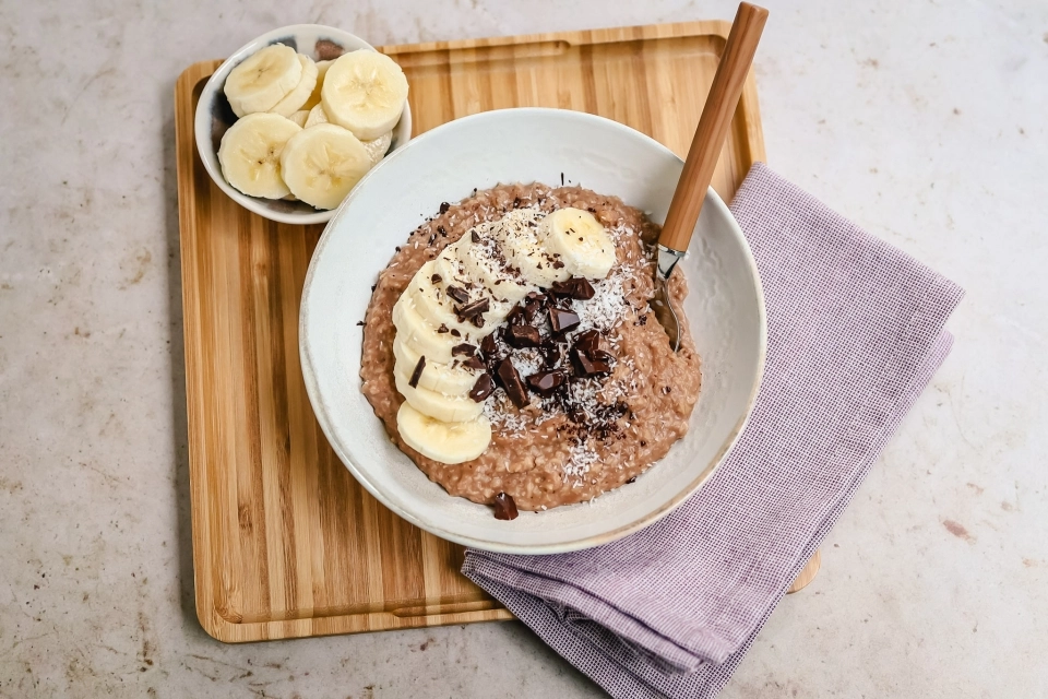Chocolade-kokos havermout met banaan