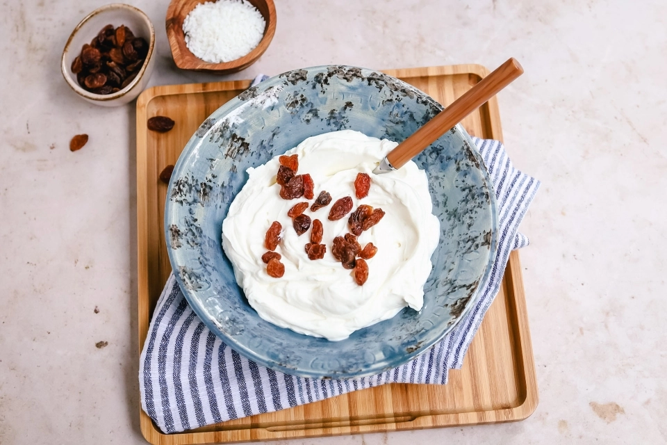 Kokoskwark met rozijnen