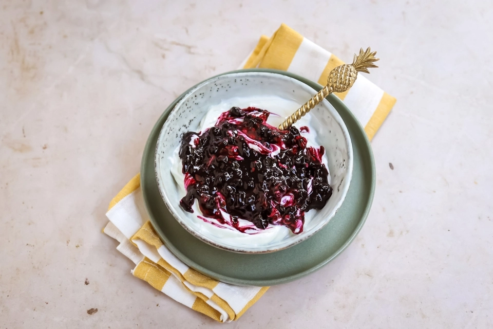 Ricotta & kwark met warme blauwe bessen