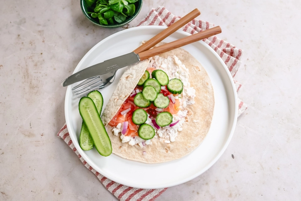 Wrap met pittige cottage cheese & zalm