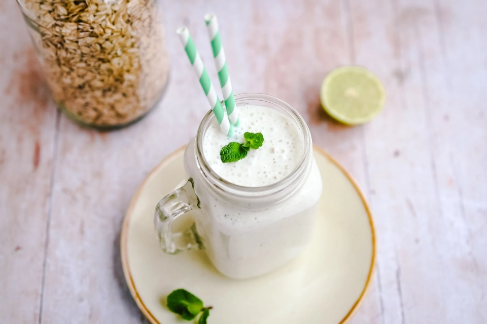 Frisse ontbijtshake met havermout