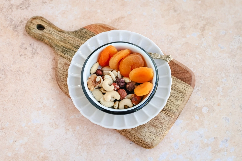 Handje noten met abrikozen