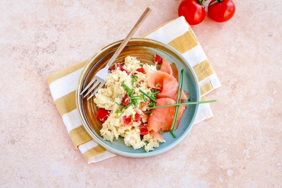 Roerei met gerookte zalm