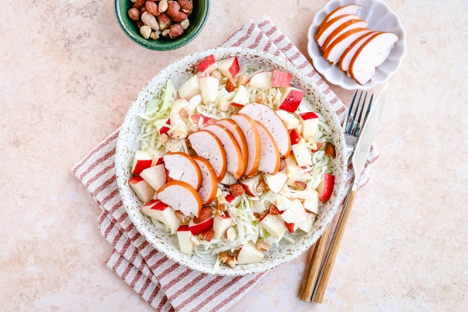 Snelle koolsalade met gerookte kipfilet