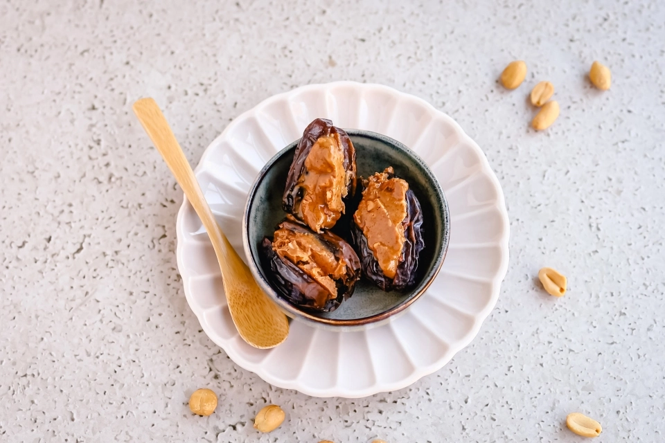 Dadels gevuld met pindakaas