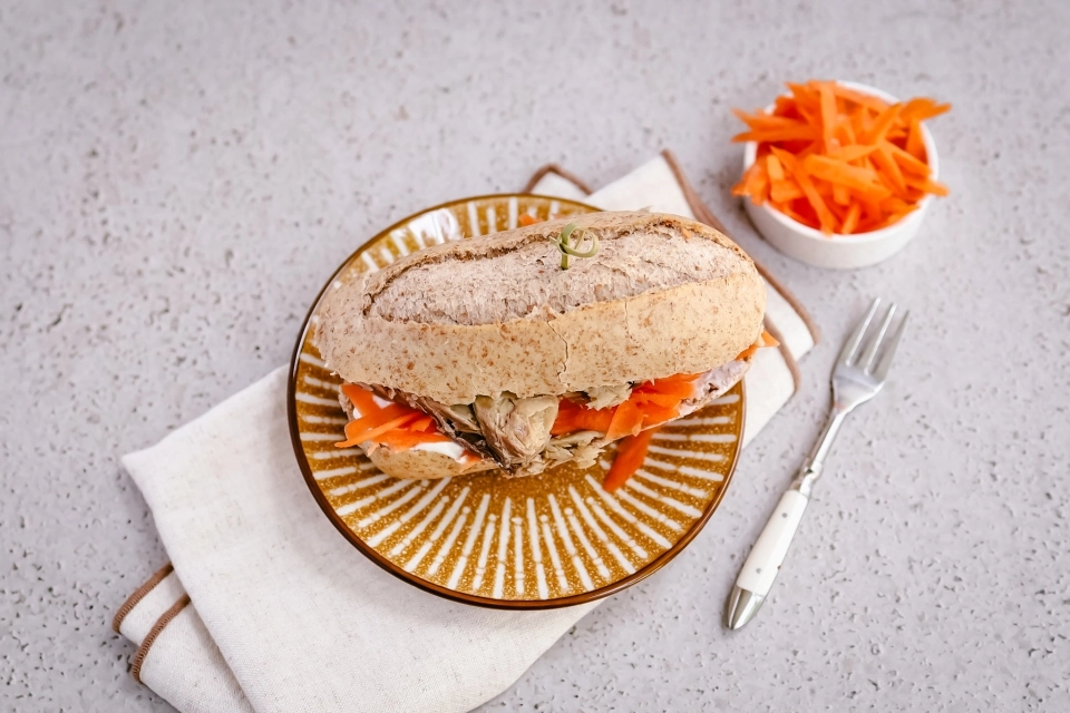 Pistolet met forel & pittig yoghurtsausje