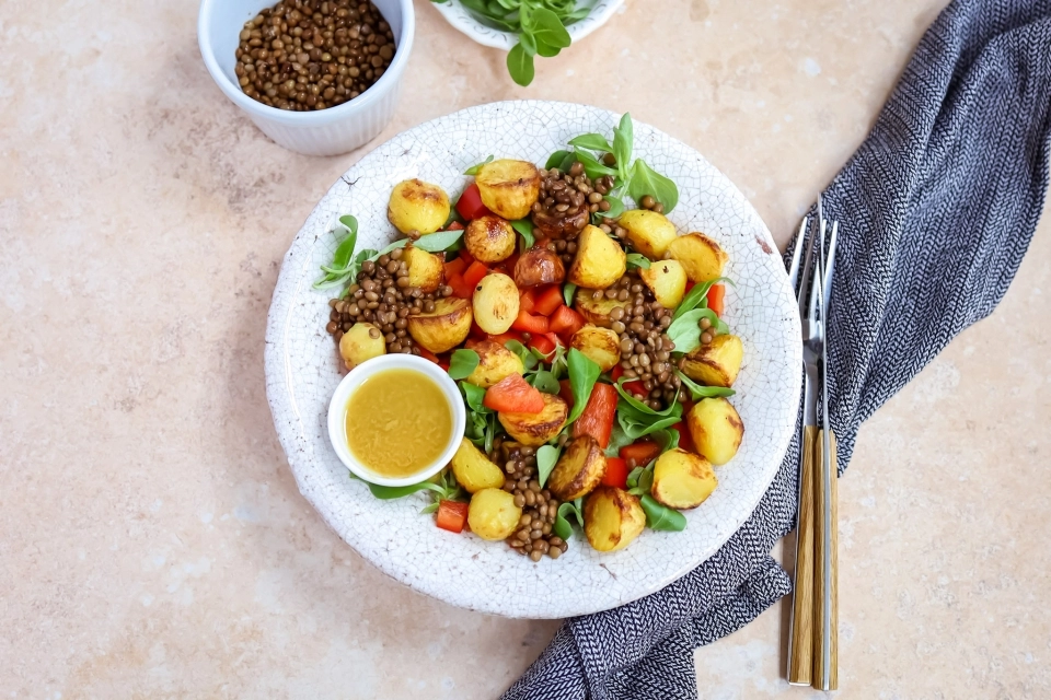 Krieltjessalade met paprika en linzen