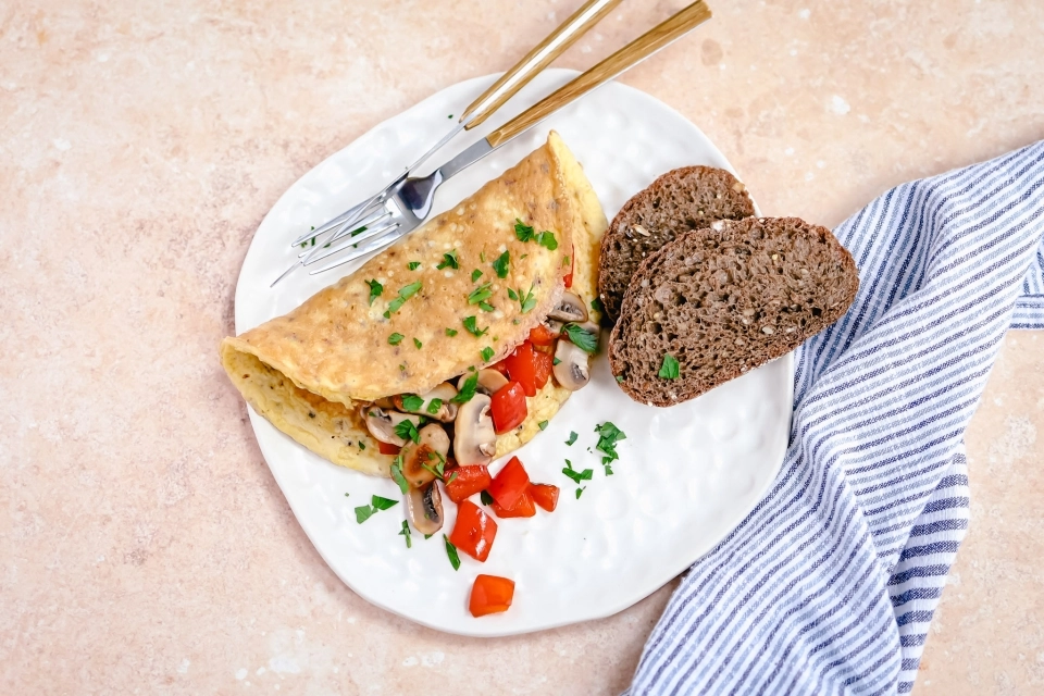 Omelet met champignons & paprika