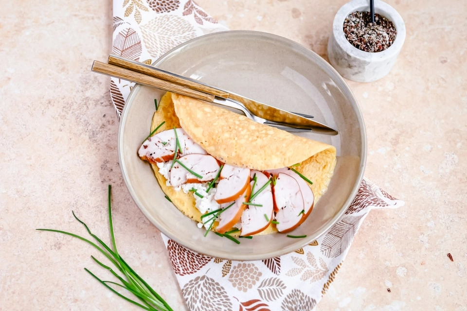 Omelet met cottage cheese & gerookte kip