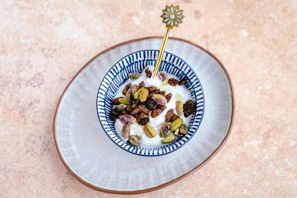 Yoghurt met honing & rozijnen
