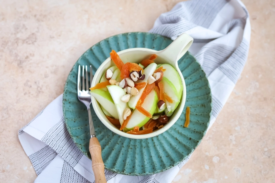 Appel met abrikozen & gehakte noten