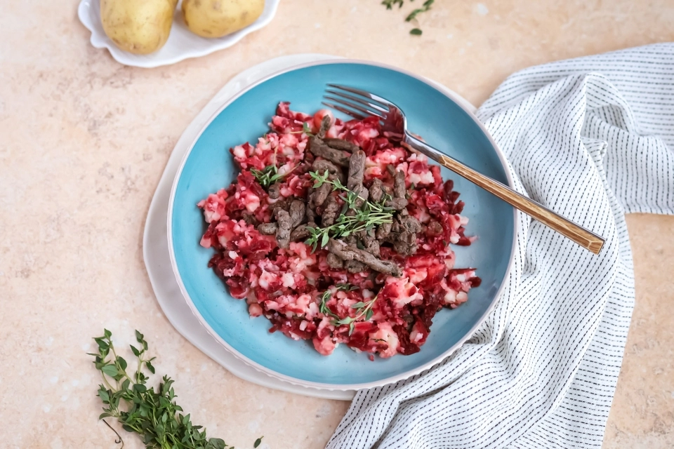 Bietenstamppot met runderreepjes