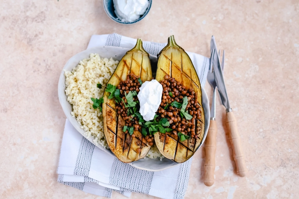 Gegrilde aubergine met ras el hanout kruiden & ricotta
