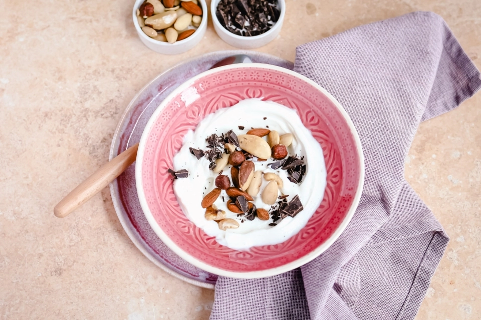 Yoghurt met noten & pure chocolade